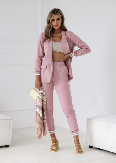 Garnitur damski ze spodniami