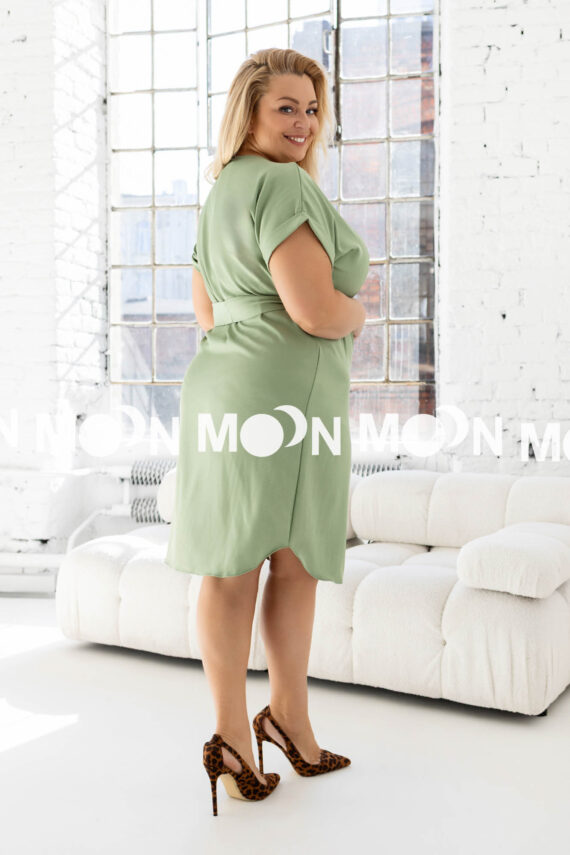 khaky-sukienka-plus-size-z-paskiem-wiazanym-hurtownia-moon-hurt-511