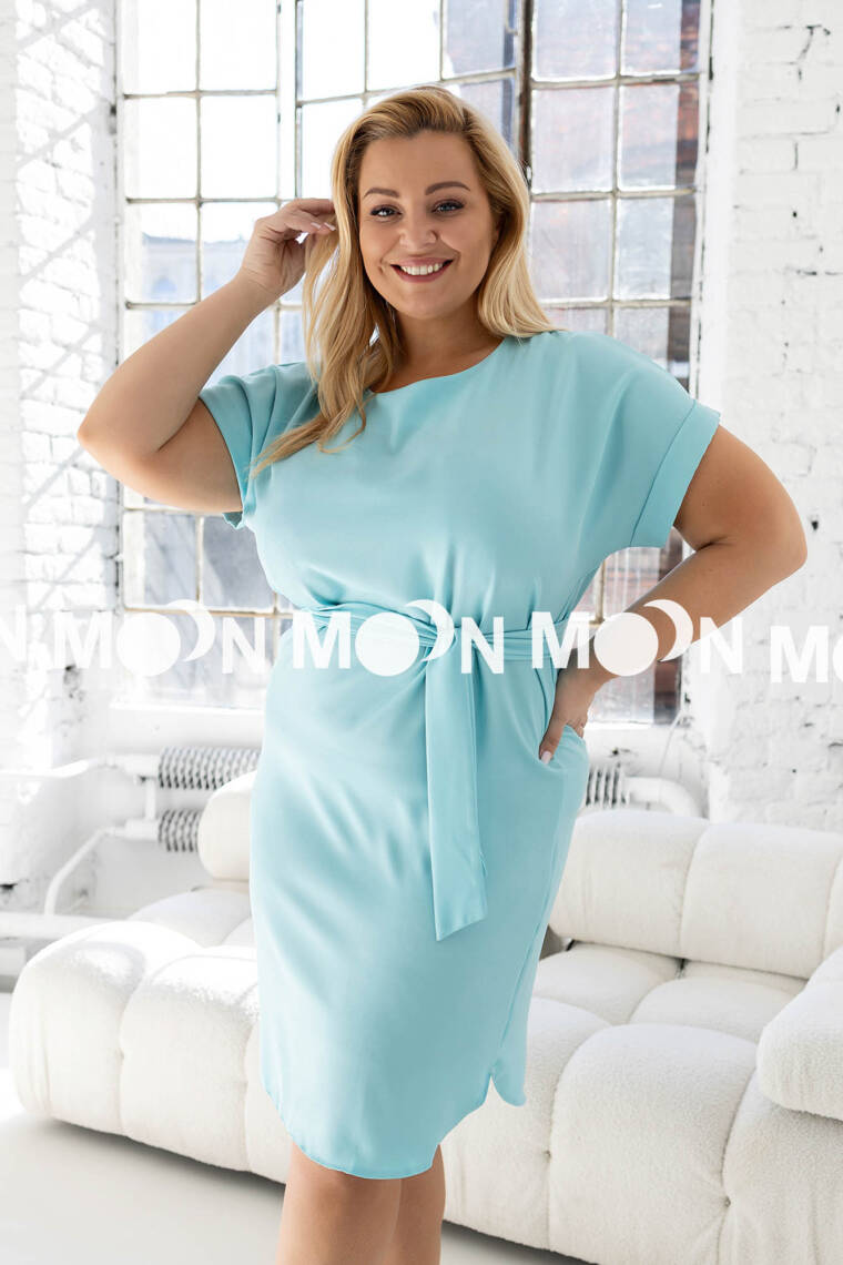 sukienka-niebieska-plus-size-z-wiazaniem-komfortowa-na-co-dzien-hurtownia-moon-hurt