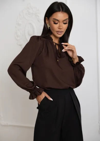 Elegancka bluzka z wiązaniem czekoladowa