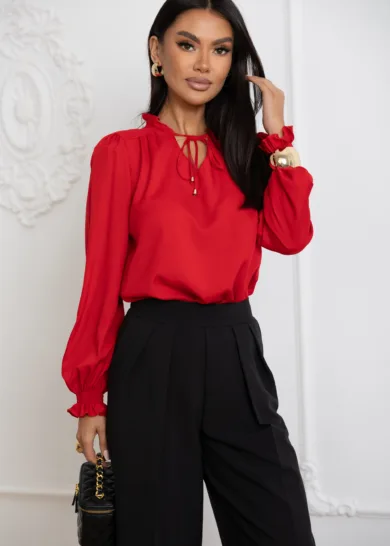 Elegancka bluzka z wiązaniem czerwona