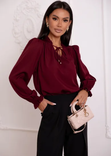 Elegancka bluzka z wiązaniem