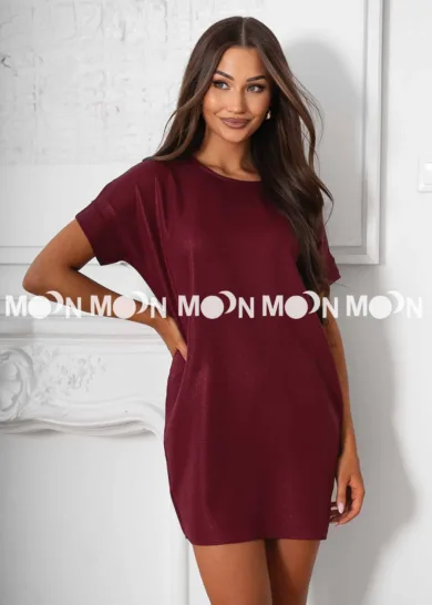 Elegancka sukienka z efektem połysku