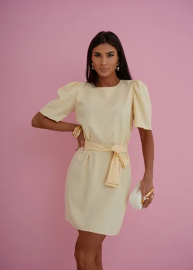 Sukienka Glam z paskiem w talie