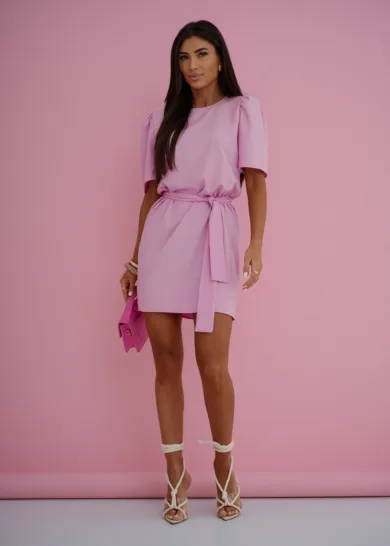 Sukienka Glam z paskiem w talie 