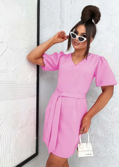 Sukienka w serek z paskiem w talii Acapulco