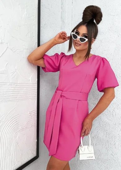 Sukienka w serek z paskiem w talii Acapulco